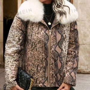 Fuzzy collar down coat